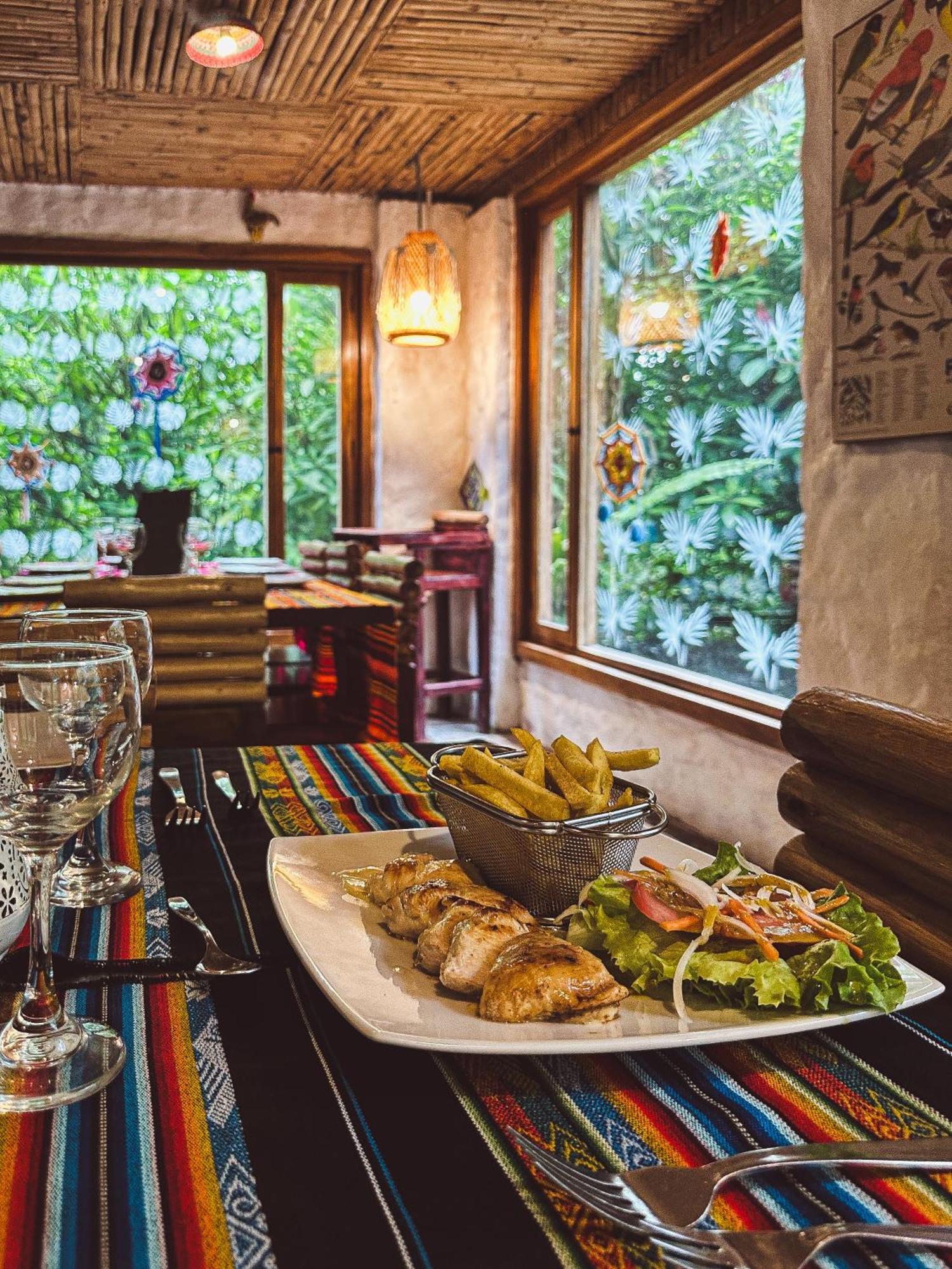 Hotel El Abrazo Del Arbol Mindo Ngoại thất bức ảnh